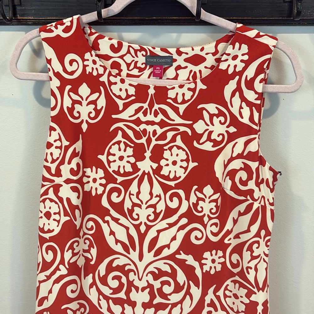 NWT Vince Camuto Easy Breezy Haute Red Ikat Stretch Knit Resortwear Mini Dress - Picture 3 of 8
